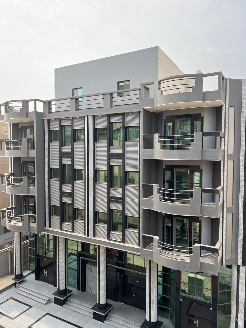 Sheriff Plaza completed building upper floors and balconies