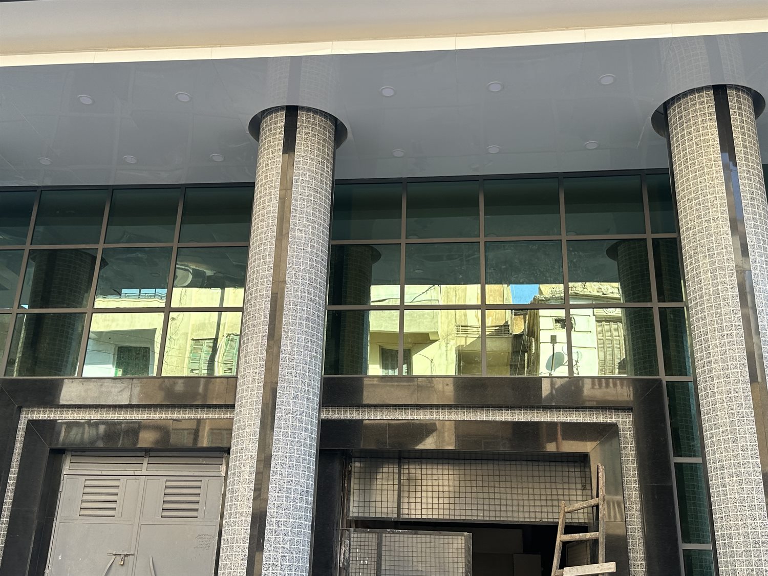 Sheriff Plaza entrance clad columns and curtain wall