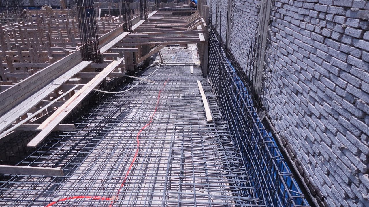 Sheriff Plaza — reinforced-concrete walls