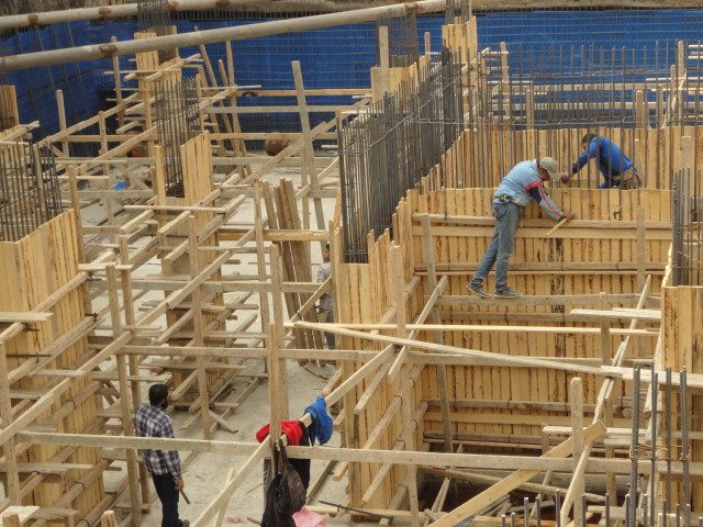 Sheriff Plaza repetitive floor slab formwork and beams